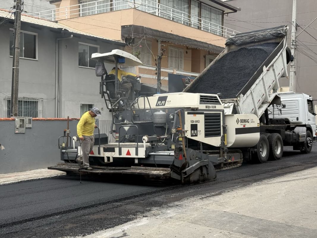 Avança Itapema: Rua 416 recebe pavimentação asfáltica no Morretes