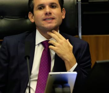 Um giro pelas principais manchetes desta quinta