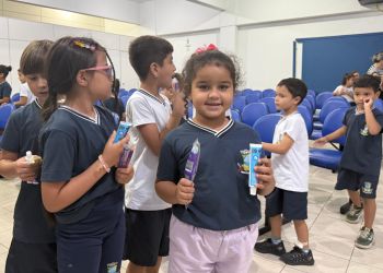Saúde Bucal nas Escolas inicia entrega de kits para alunos da rede municipal