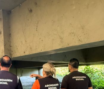 Abordagem Social realiza atendimentos na Ponte da Marginal Leste, na Meia Praia