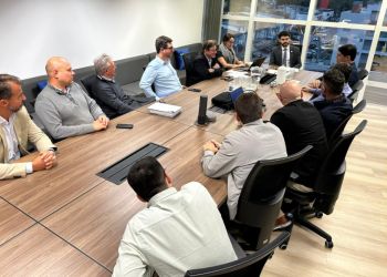 LICENCIAMENTO DO ENGORDAMENTO DA PRAIA DE BALNEÁRIO PEREQUÊ AVANÇA APÓS REUNIÃO ENTRE ACIP, PREFEITURA E IMA