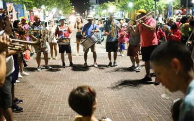 Bloco Cozalinda ocupa o Píer Turístico e reafirma tradição do Carnaval de rua em Porto Belo neste sábado