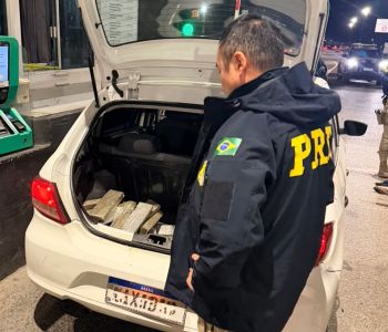 Jovens são presos com 50 kg de maconha na BR-101 em Porto Belo