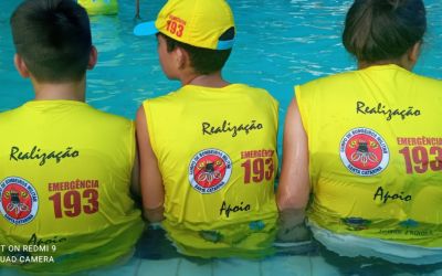 Corpo de Bombeiros Militar leva prevenção aquática a 7,7 mil crianças fora das praias em SC
