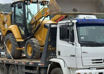 Itapema envia caminhões e retroescavadeiras para reforçar recuperação de Luiz Alves após fortes chuvas