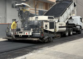 Avança Itapema: Rua 416 recebe pavimentação asfáltica no Morretes