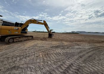 Arena começa a ser montada para o Brasileiro e o Mundial de Vôlei de Praia em Itapema