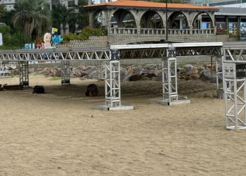 Itapema monta estrutura para transmissão ao vivo de Frei Gilson na orla
