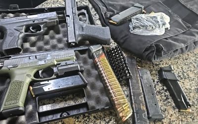 Homem é preso com três pistolas e mais de 160 munições na BR-101, em Joinville
