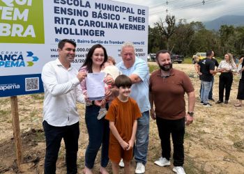 Prefeitura de Itapema assina ordem de serviço para construção da Escola de Referência no Bairro Sertão