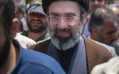 Irã escolhe o filho de Ali Khamenei como líder supremo