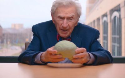 O segredo dos 103 anos do médico mais velho do mundo